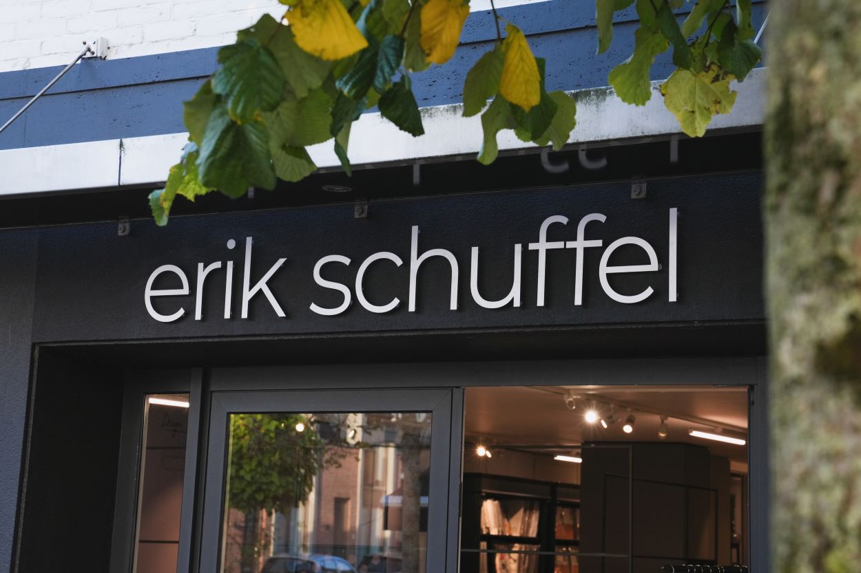 Erik Schuffel en Dorelan in de krant.